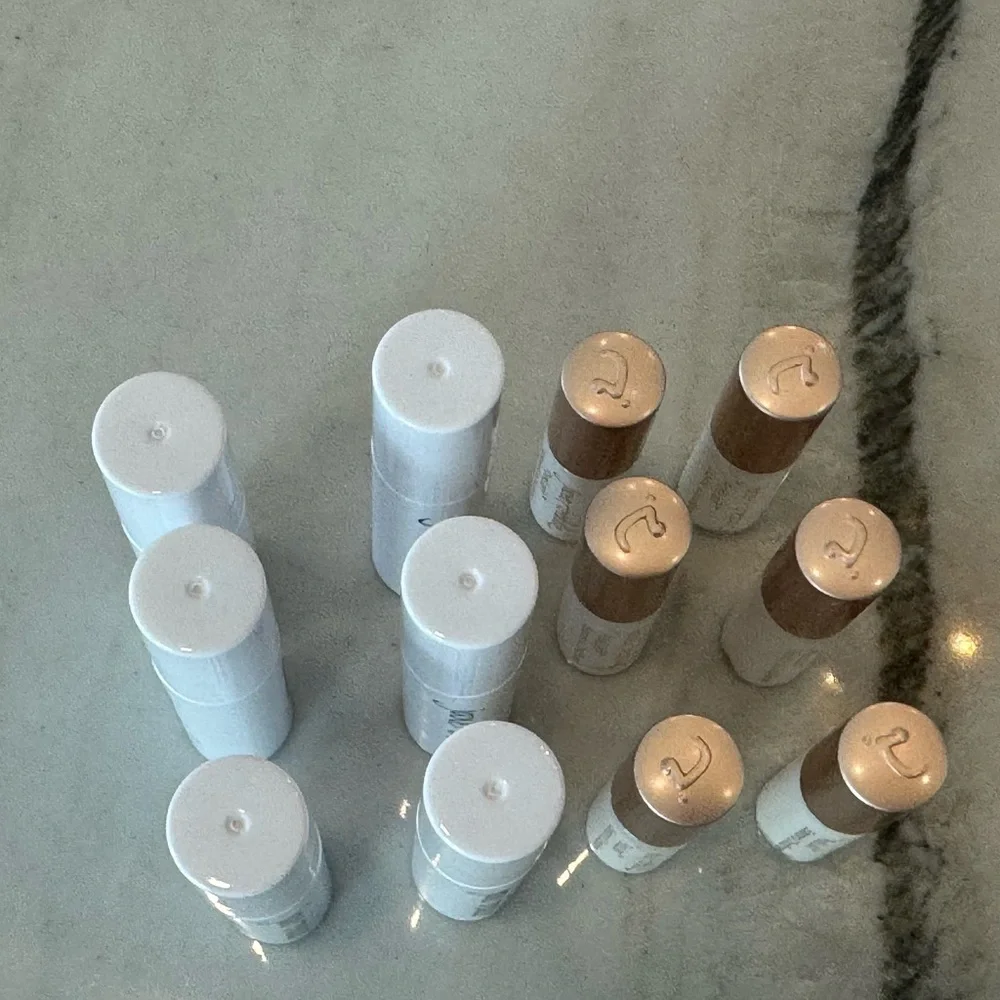 Jane Iredale 12 Piece Beyond Lash Mascara & Pure Lash Conditioner Travel Set